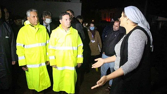 Servis minibüsünde mahsur kalan öğrenciler kurtarıldı