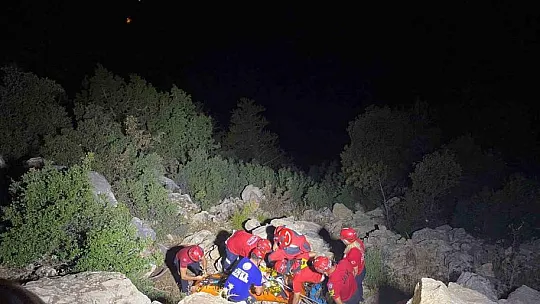 Kayalıklara düşen kişi kurtarıldı