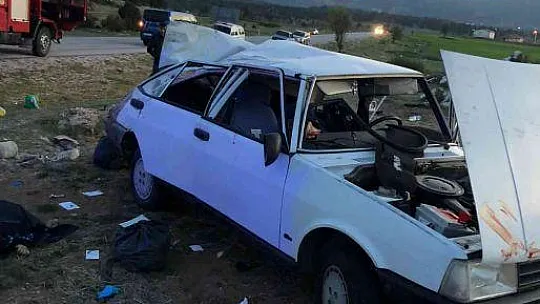 Seydikemer'de otomobil şarampole devrildi:1 ölü, 5 yaralı