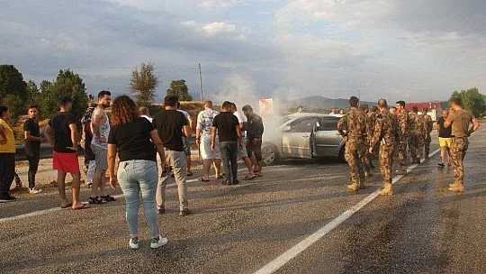 Seydikemer'de otomobiller çarpıştı: 2 yaralı