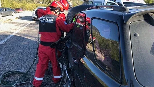 Seydikemer'de trafik kazası:1 yaralı