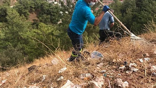 Seyir Tepesi'nden 70 torba çöp çıktı