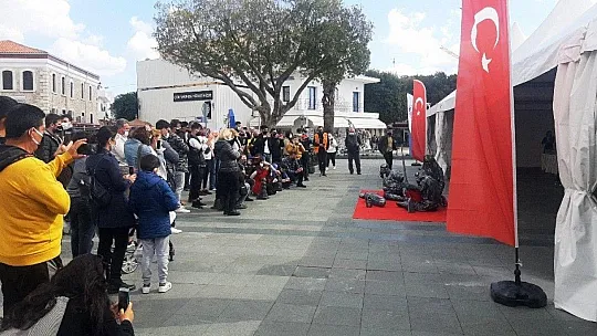 Seyit onbaşının heykeli bir anda canlanınca herkes şok oldu