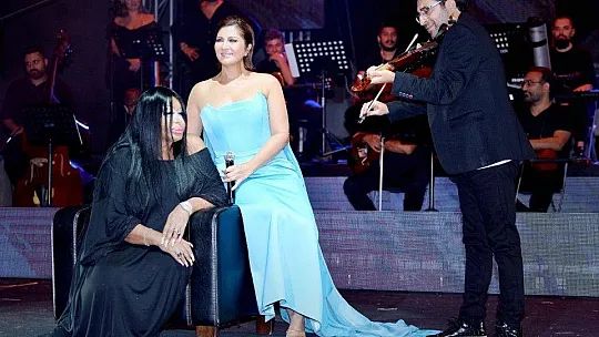 Sibel Can'a Bülent Ersoy'dan büyük sürpriz