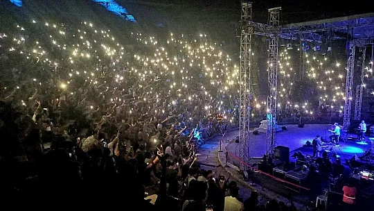 Sibel Can'a Bülent Ersoy'dan büyük sürpriz