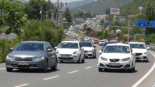Sınav bitti, trafik tıkandı