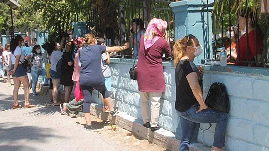 FETHİYE'DEKİ LGS SORUNSUZ GEÇTİ