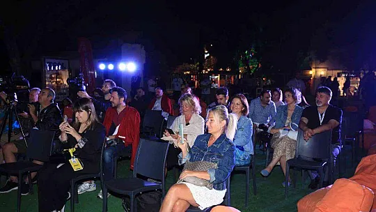 SİNEMA SALONU SAHİPLERİ DİJİTALE SAVAŞ AÇTI