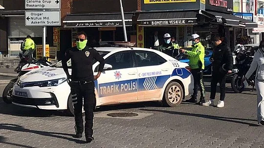 Şok trafik denetimleri devam ediyor 90 dakikada 40 bin lira ceza kesildi