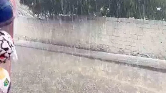 Sokaklar beyaza büründü