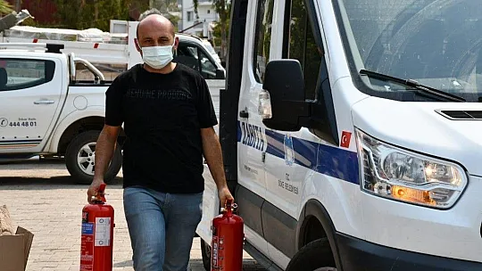 Söke Belediyesi'nin yardım aracı Muğla'nın Bodrum ilçesine ulaştı