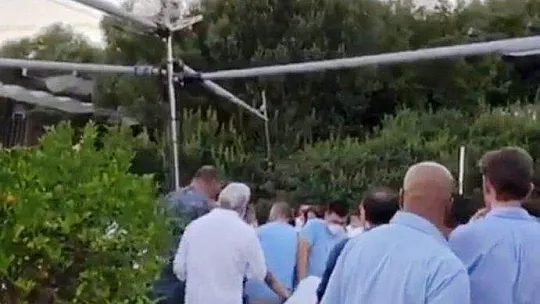 Sosyetik işletmede yumruklar havada uçuştu