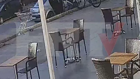 Arabayla bisiklet hırsızlığı güvenlik kamerasına yansıdı