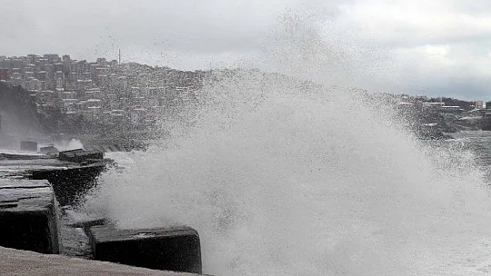 Su üstünde sağlıklı bir seyahat için hava durumunu bakmayı ihmal etmeyin