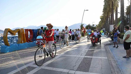 Süslü Kadınlar Marmaris'te pedal çevirdi