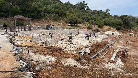 Tabiat parkında doğaya verilen zararı belediye ekipleri önledi