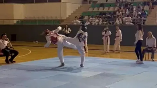Taekwondocular şehitler için ter döktü