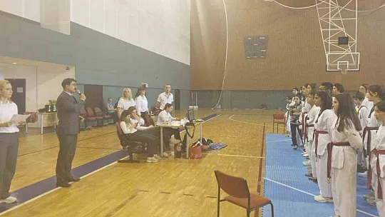 Taekwondocular şehitler için ter döktü