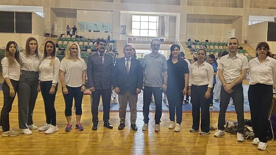 Taekwondocular şehitler için ter döktü