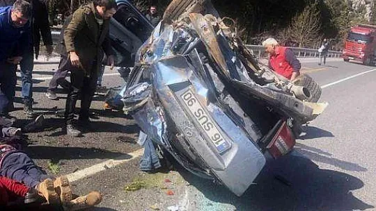 Takla atan araçtaki 4 kişi yaralandı