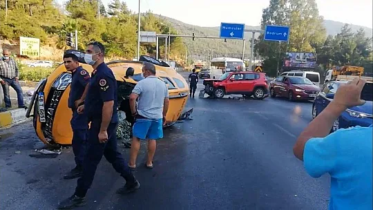Taksi takla attı kanun sanatçısı yaralandı
