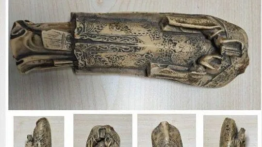 Tarihi heykeli satmak isterken yakalandı