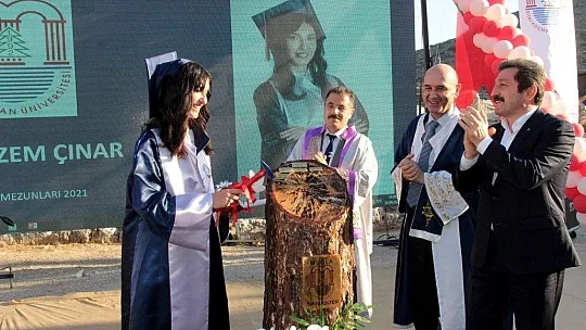 Tarihin ilk tıp okulunda 2 bin yıl sonra diploma töreni