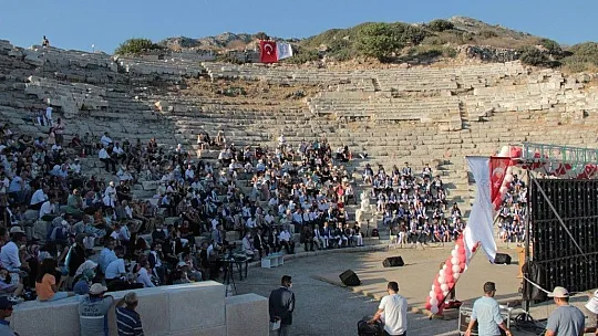 Tarihin ilk tıp okulunda 2 bin yıl sonra diploma töreni