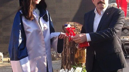 Tarihin ilk tıp okulunda 2 bin yıl sonra diploma töreni