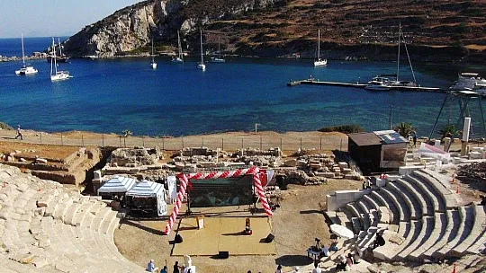 Tarihin ilk tıp okulunda 2 bin yıl sonra diploma töreni