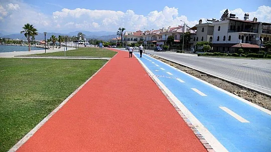 Tartan pist yenileniyor, sıcak asfalt (BSK) Ölüdeniz Caddesi'nde başladı