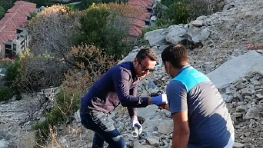 Tatilciler Kirletti, Belediye Temizledi