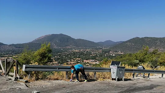 Tatilciler Kirletti, Belediye Temizledi