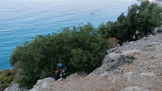 Tatilciler Kirletti, Belediye Temizledi