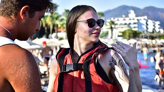 Tatilin en eğlenceli gündüz aktivitesi su sporları olmaya devam ediyor