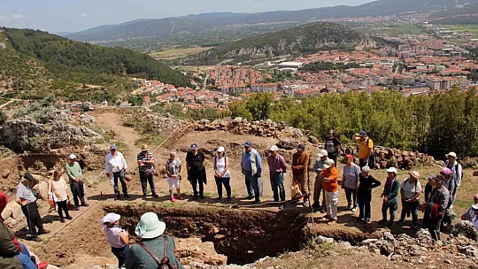 Tazelenme Üniversitesi Öğrencileri Arkeoloji Dersini Mobolla'da Yaptı