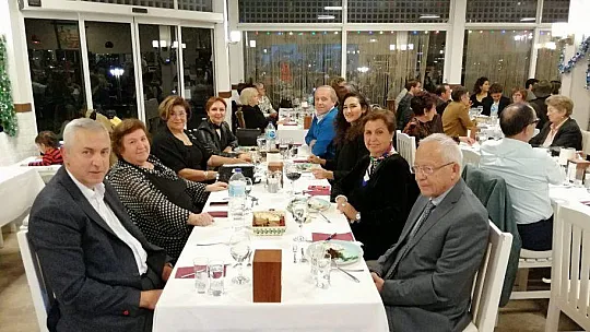 Tazelenme Üniversitesi Öğrencileri Yemekte Buluştu 