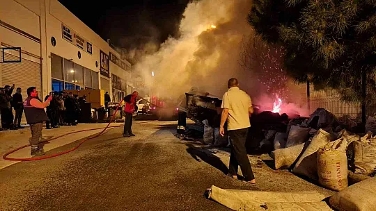 Tekne alev alev yandı