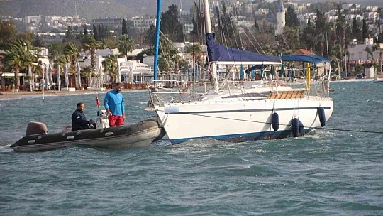 Tekne karaya oturdu, kayıklar su aldı