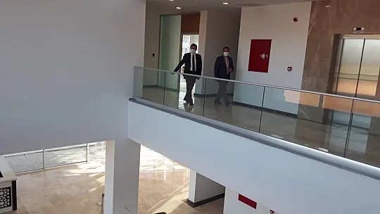 Vali Orhan Tavlı, apiterapik ürünlerin işleme merkezinin kurulacağı arazide incelemelerde bulundu