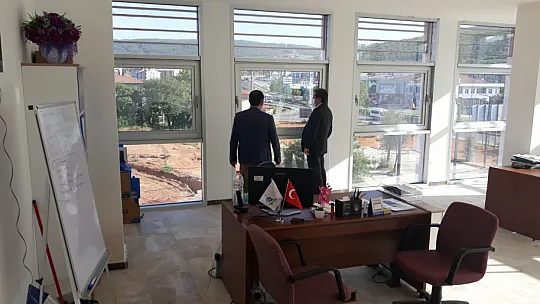 Vali Orhan Tavlı, apiterapik ürünlerin işleme merkezinin kurulacağı arazide incelemelerde bulundu