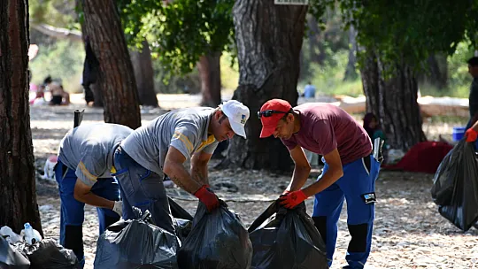 Bayram sonrası detaylı temizlik çalışmaları başladı