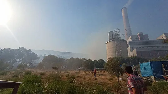 Termik santralde başlayan yangını mutfak personeli söndürdü