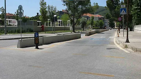 Termometre 41'i gösterdi, sokaklar boşaldı