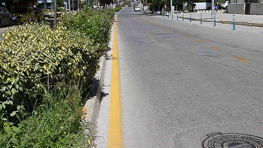 Termometre 41'i gösterdi, sokaklar boşaldı