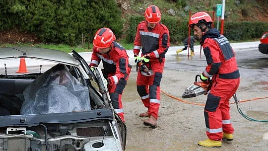 Yeni itfaiye erleri göz dolduruyor