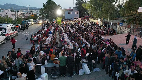 BAŞKAN AKDENİZLİ, İFTAR PROGRAMINDA GÖNÜLLERE DOKUNDU