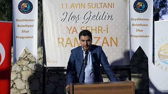 BAŞKAN AKDENİZLİ, İFTAR PROGRAMINDA GÖNÜLLERE DOKUNDU