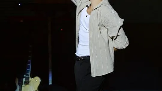 Yer Gök Emir Can İğrek Tezahüratlarıyla İnledi