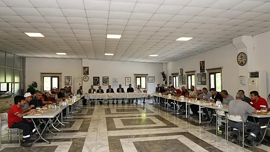 Vali Orhan Tavlı, Emekçilerle Bir Araya Geldi
